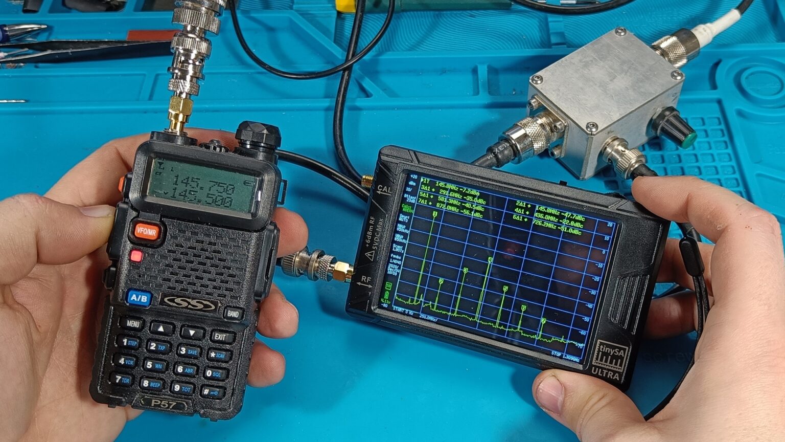 Tinysa ultra прошивка. Tinysa анализатор спектра. Tinysa Ultra Spectrum Analyzer. Анализатор спектра tinysa vs Nano VNA. Как замерить выходную мощность маломощной радиостанции.