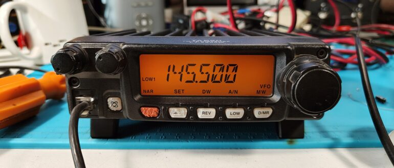 Yaesu FT 2800M